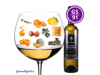 <B>Hatzidakis Winery - Nykteri PDO 2019, Santorini, Řecko </B><BR>Obdivovaná klasika z ostrova Santorini - víno, které nevidělo denní světlo