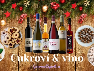 vánoční cukroví a víno